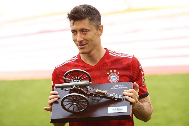 斯基拉：桑托斯在推进内马尔的续约，俱乐部有信心留下他